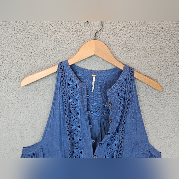 Free People Womens Tunic Sz S Blue Eyelet Trim Button Front Boho Beachy Vacation - Picture 3 of 13